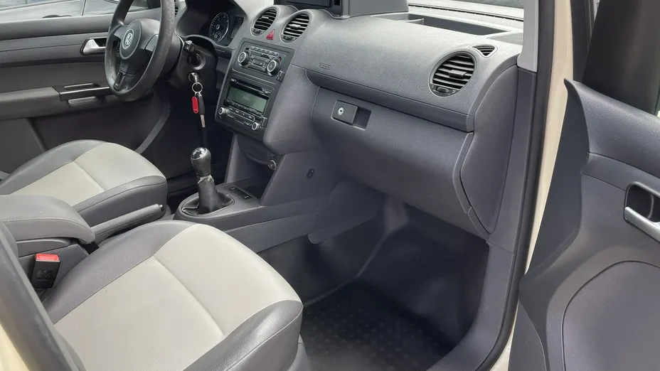 VOLKSWAGEN Caddy -