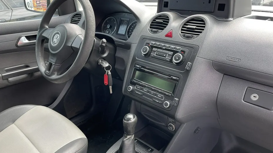 VOLKSWAGEN Caddy -