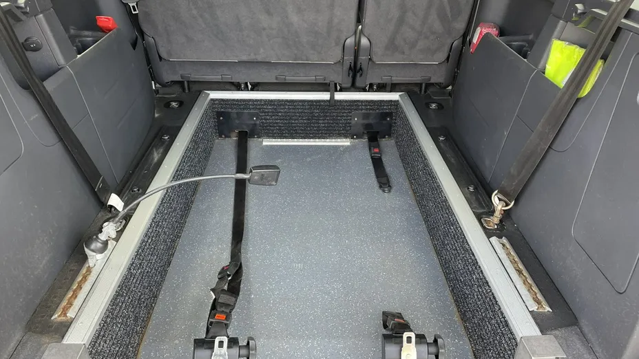 VOLKSWAGEN Caddy -