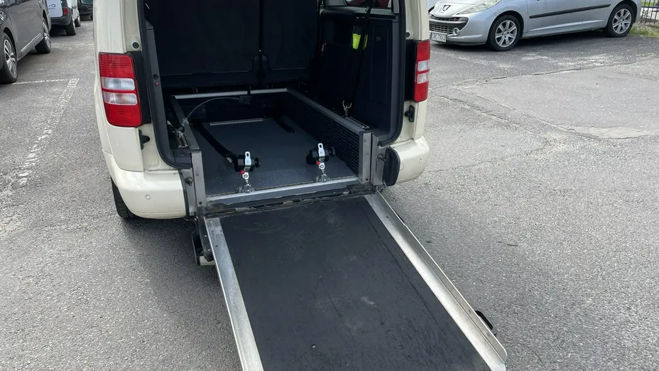 VOLKSWAGEN Caddy -