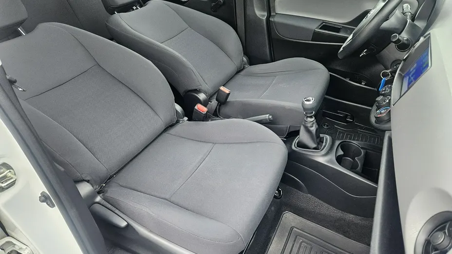TOYOTA Yaris -