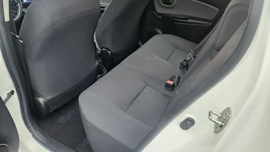 TOYOTA Yaris -