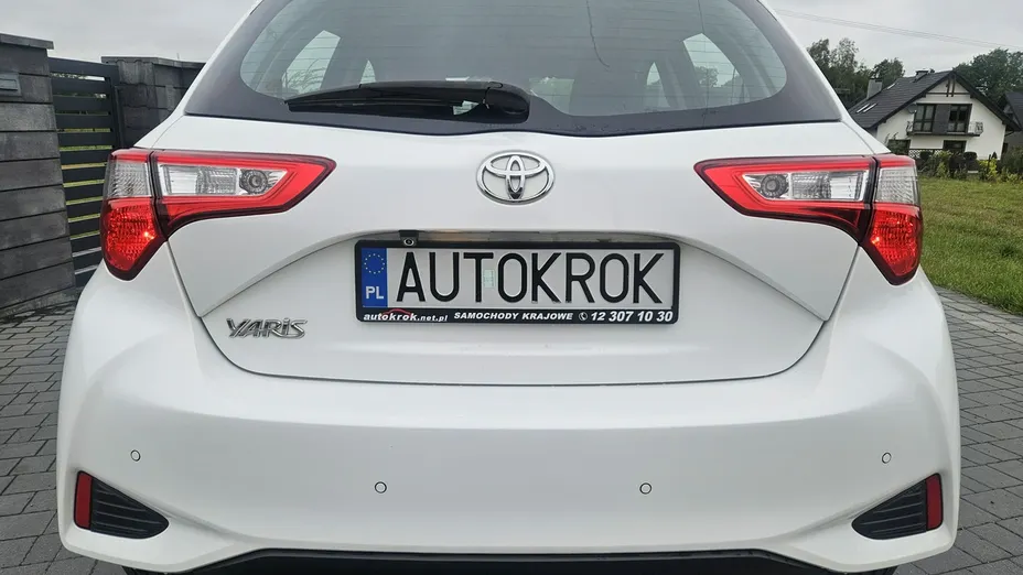 TOYOTA Yaris -