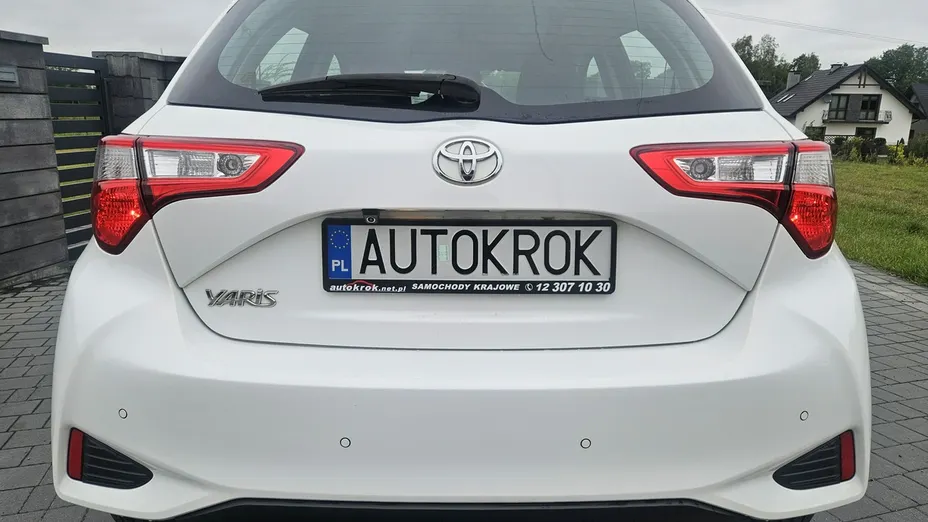 TOYOTA Yaris -