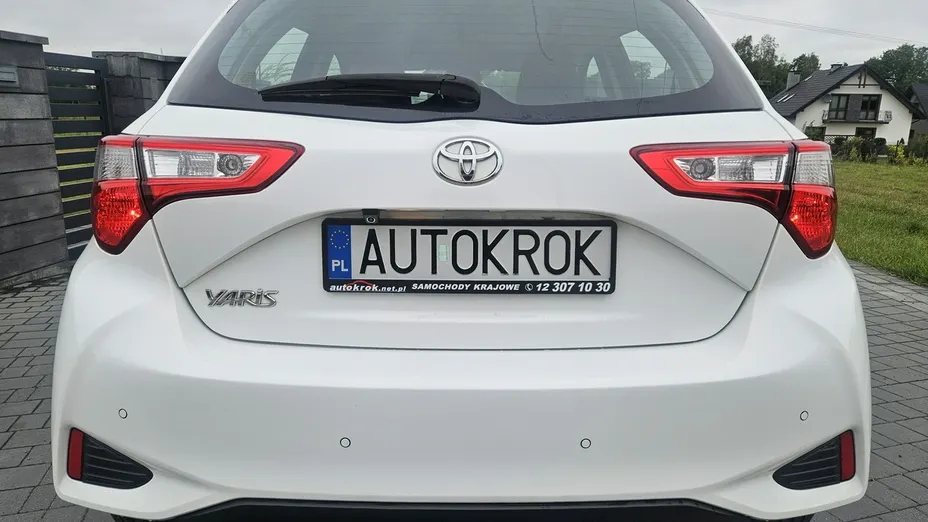 TOYOTA Yaris -