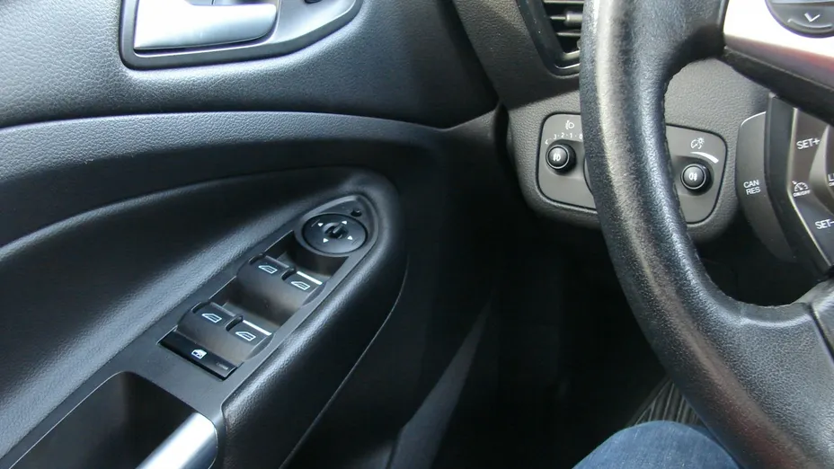 FORD Kuga -