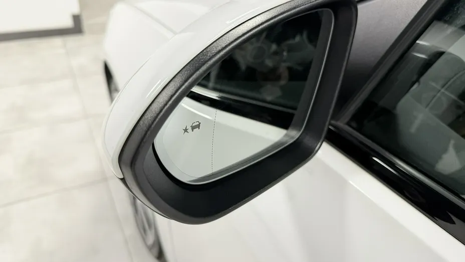 OPEL Insignia -