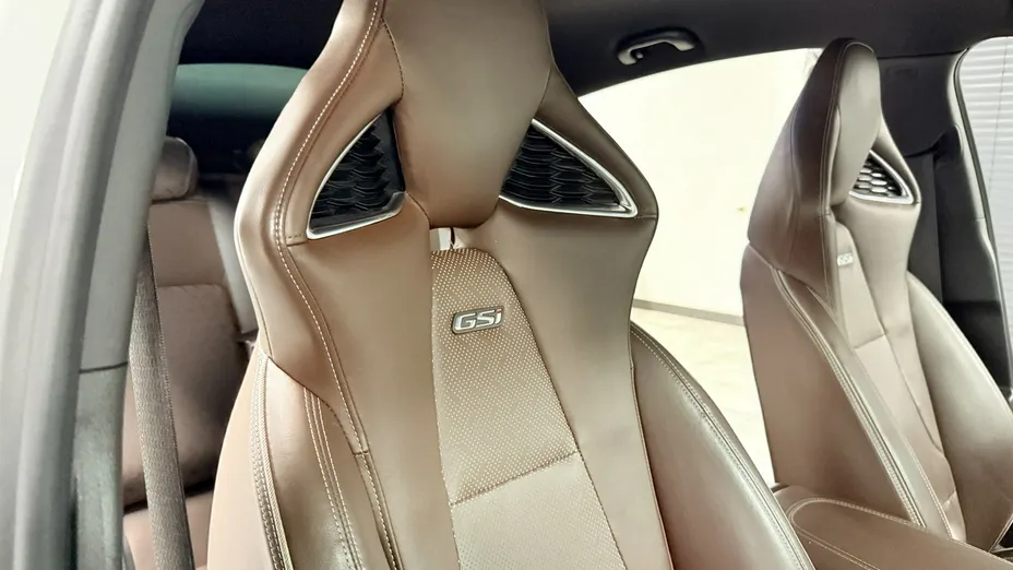 OPEL Insignia -