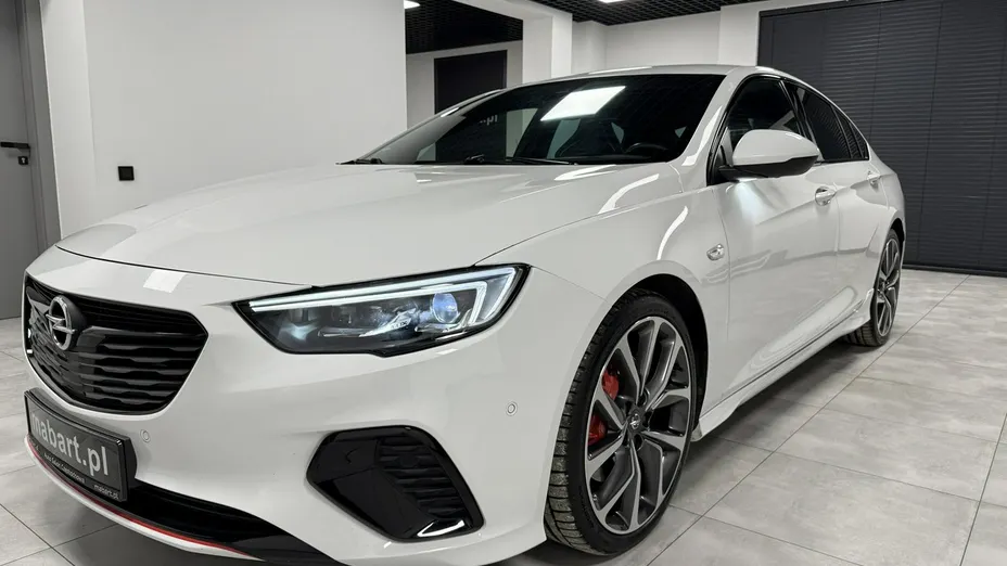 OPEL Insignia -