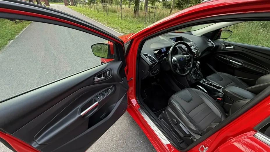 FORD Kuga -