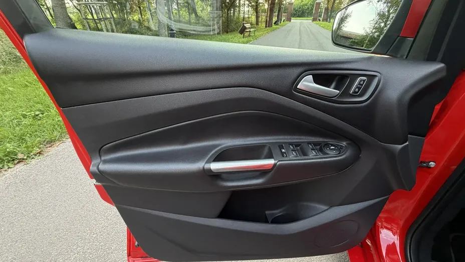 FORD Kuga -
