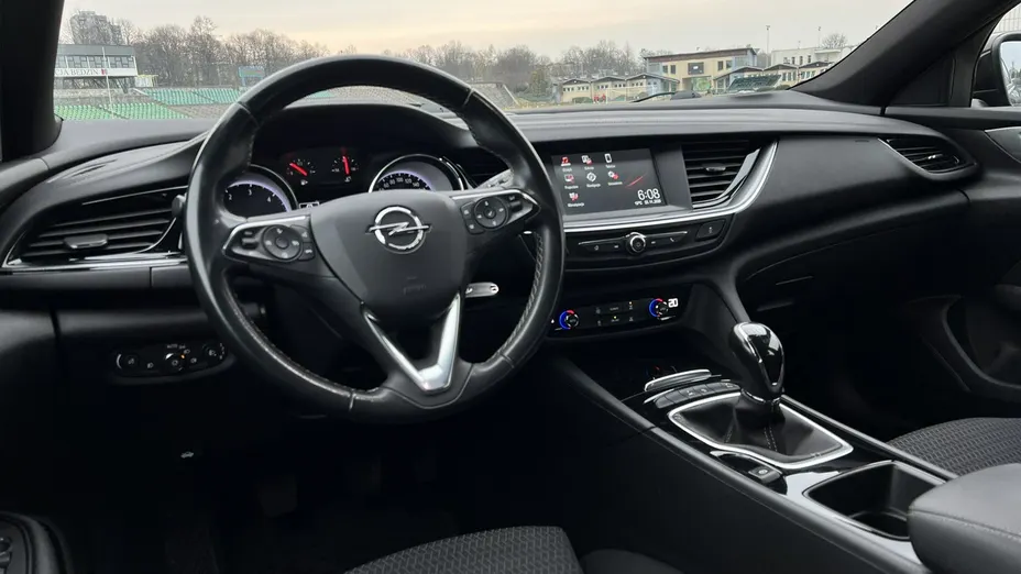 OPEL Insignia -