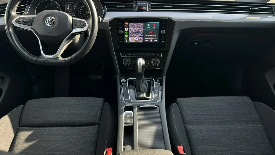 VOLKSWAGEN Passat -