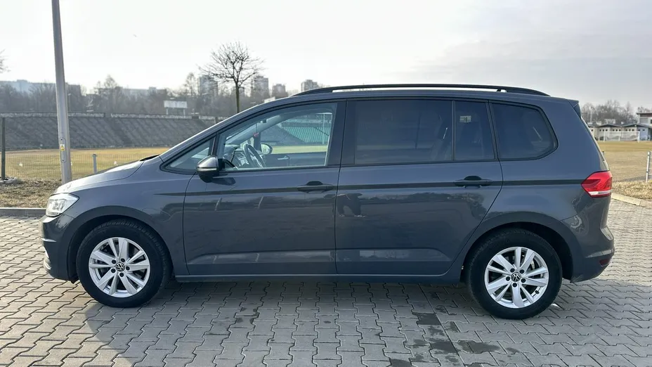 VOLKSWAGEN Touran -