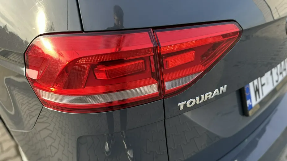 VOLKSWAGEN Touran -