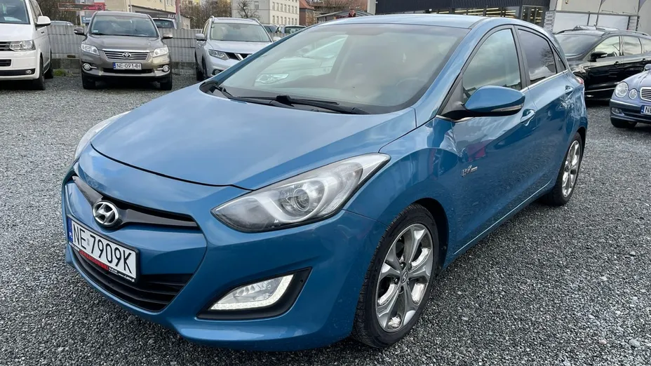 HYUNDAI i30 -