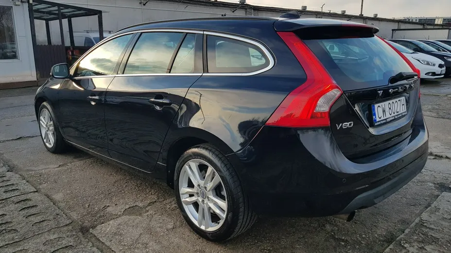 VOLVO V60 -