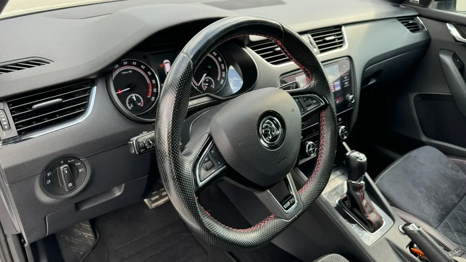 SKODA Octavia -