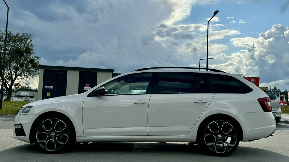 SKODA Octavia -