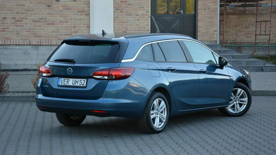 OPEL Astra -