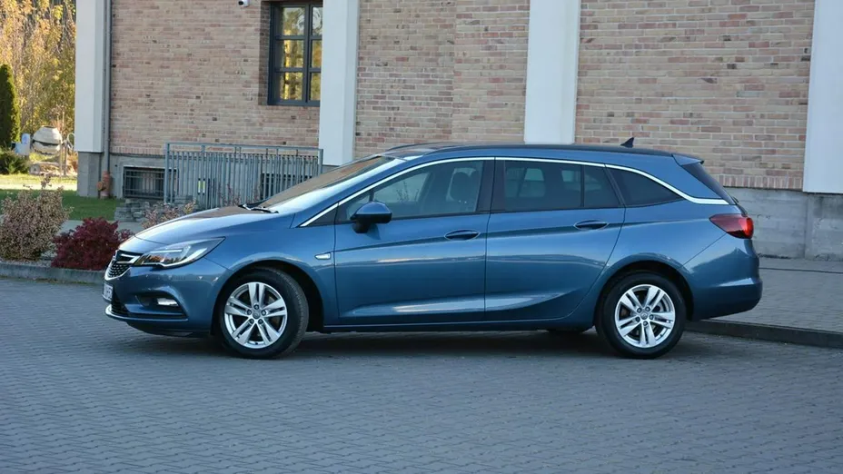 OPEL Astra -