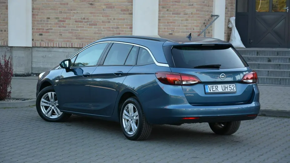 OPEL Astra -
