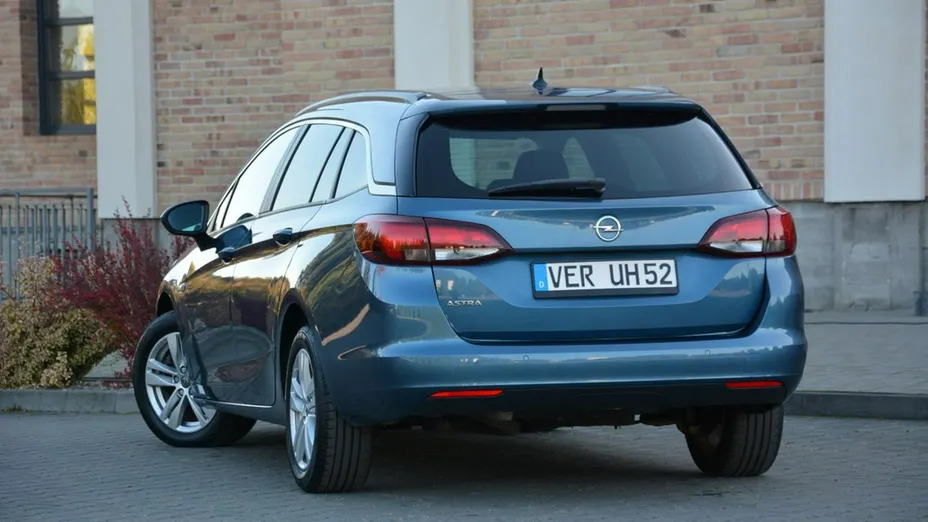 OPEL Astra -