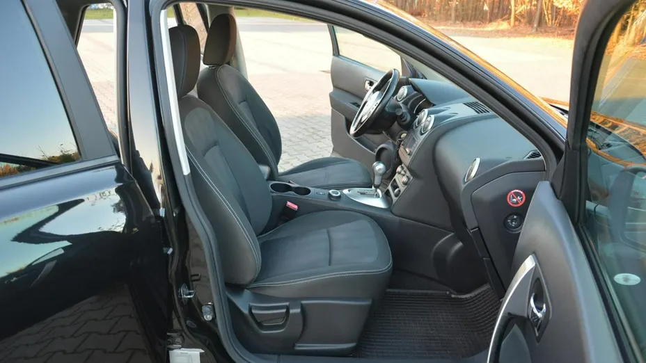 NISSAN Qashqai -