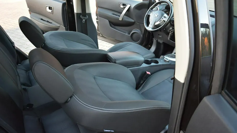 NISSAN Qashqai -