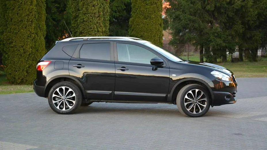 NISSAN Qashqai -