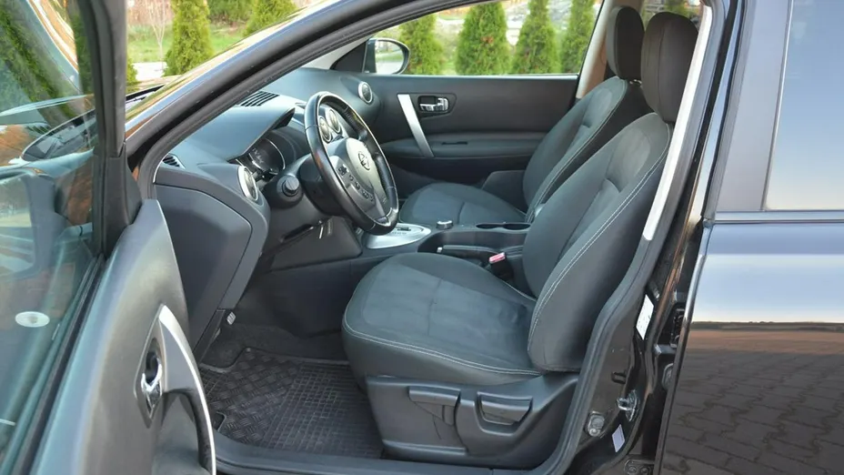 NISSAN Qashqai -