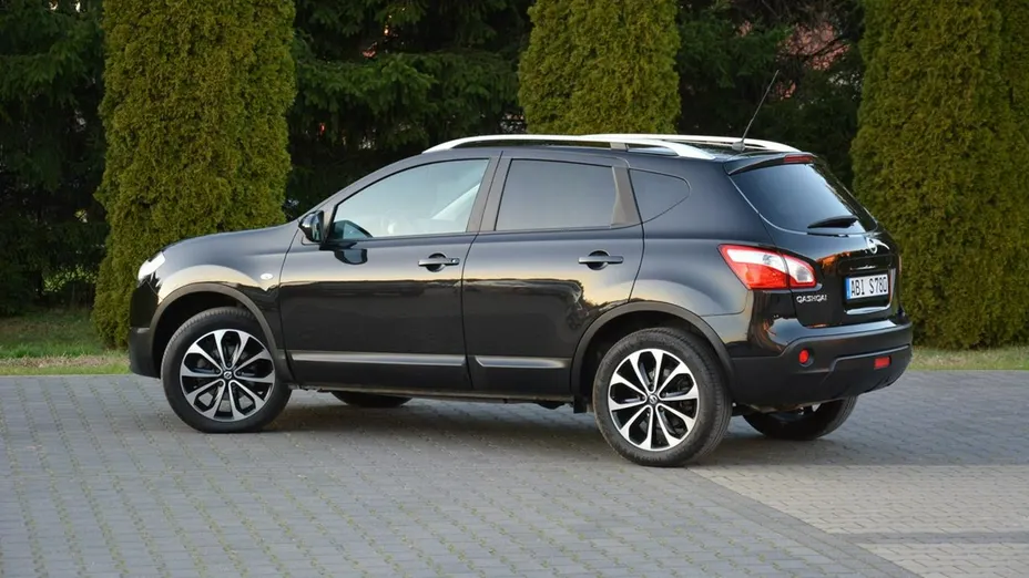 NISSAN Qashqai -