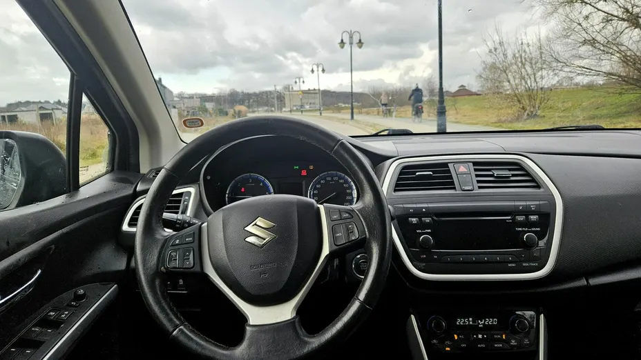 SUZUKI S-Cross -