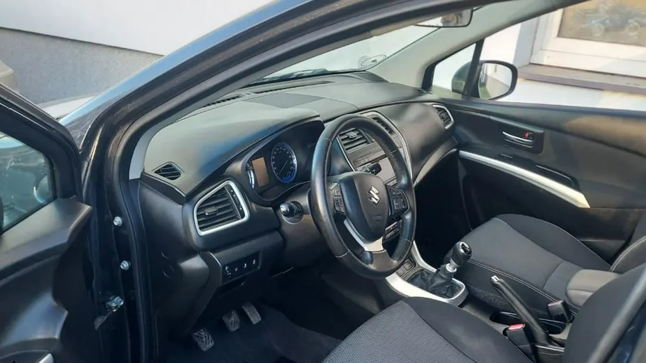 SUZUKI S-Cross -
