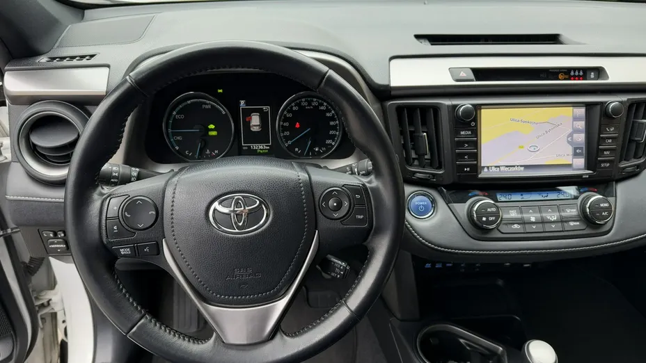 TOYOTA RAV4 -