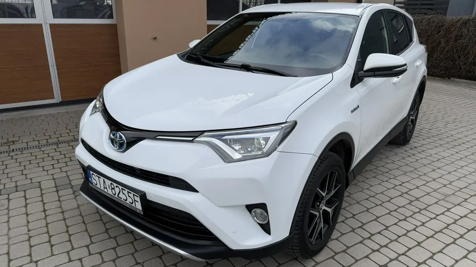 TOYOTA RAV4 -
