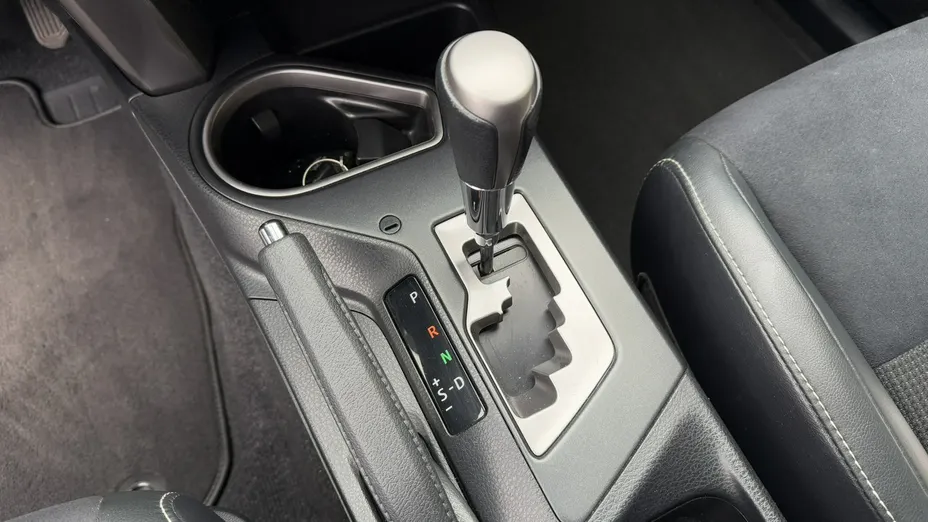 TOYOTA RAV4 -