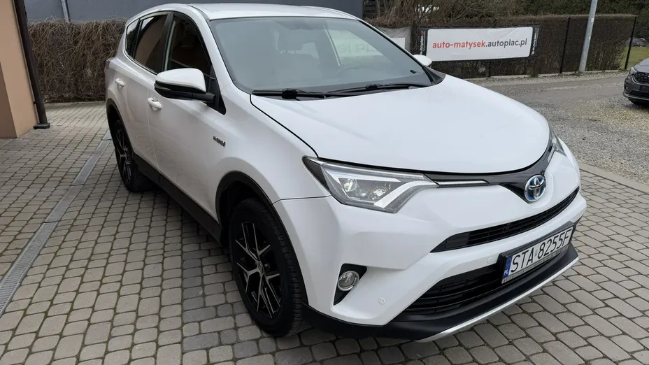TOYOTA RAV4 -