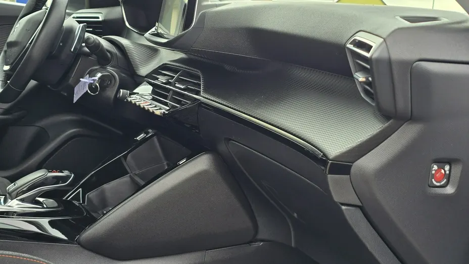 PEUGEOT 2008 -