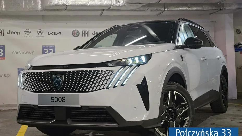 PEUGEOT 5008 -