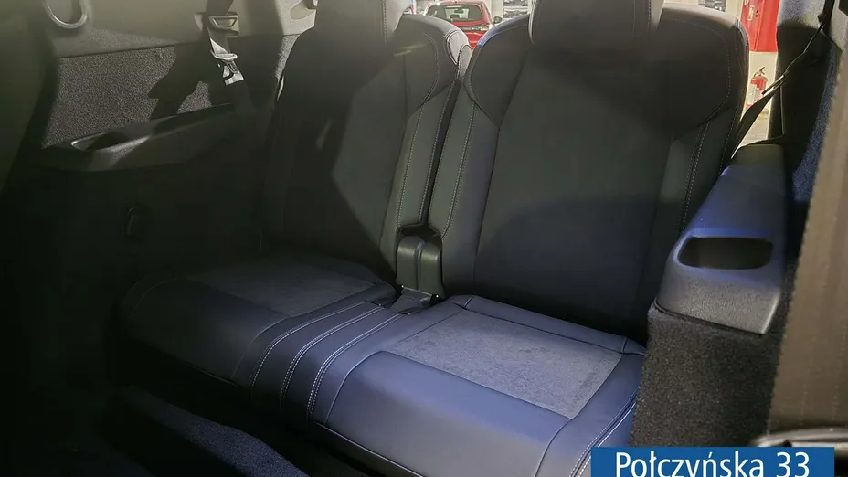 PEUGEOT 5008 -