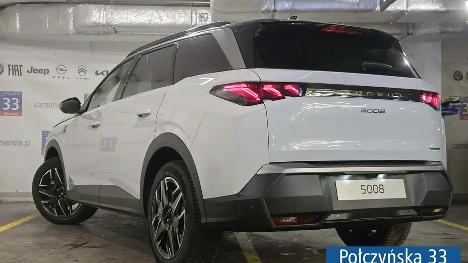 PEUGEOT 5008 -