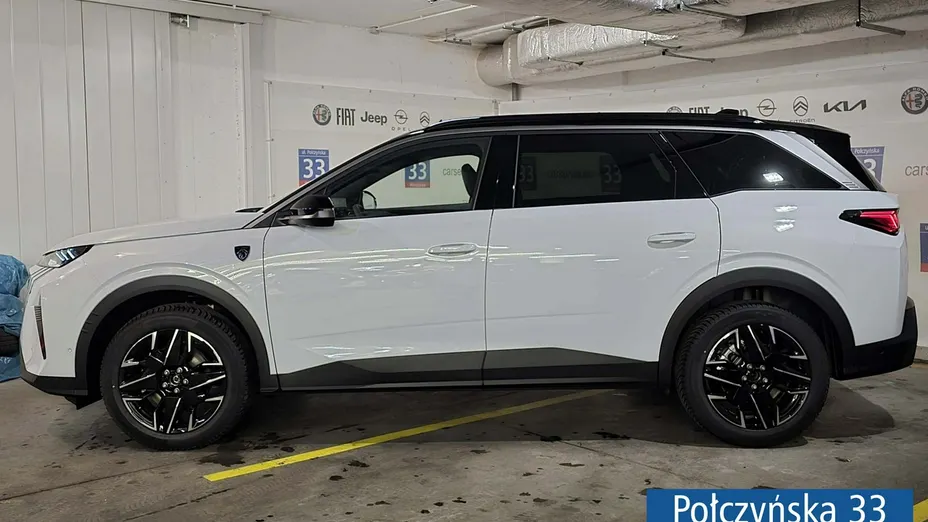 PEUGEOT 5008 -