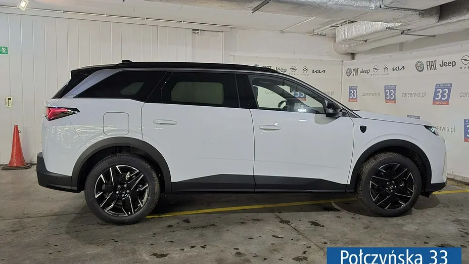 PEUGEOT 5008 -