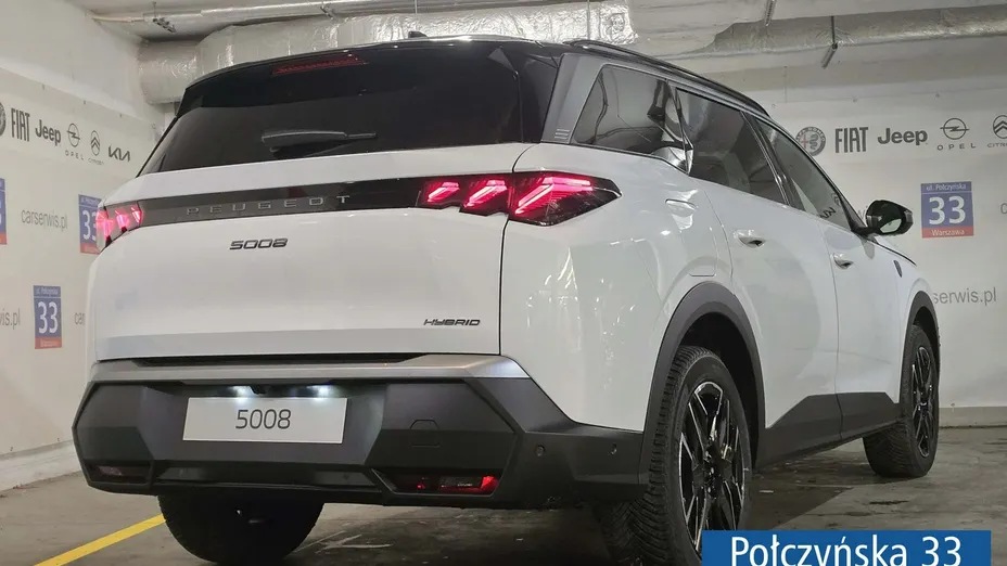 PEUGEOT 5008 -