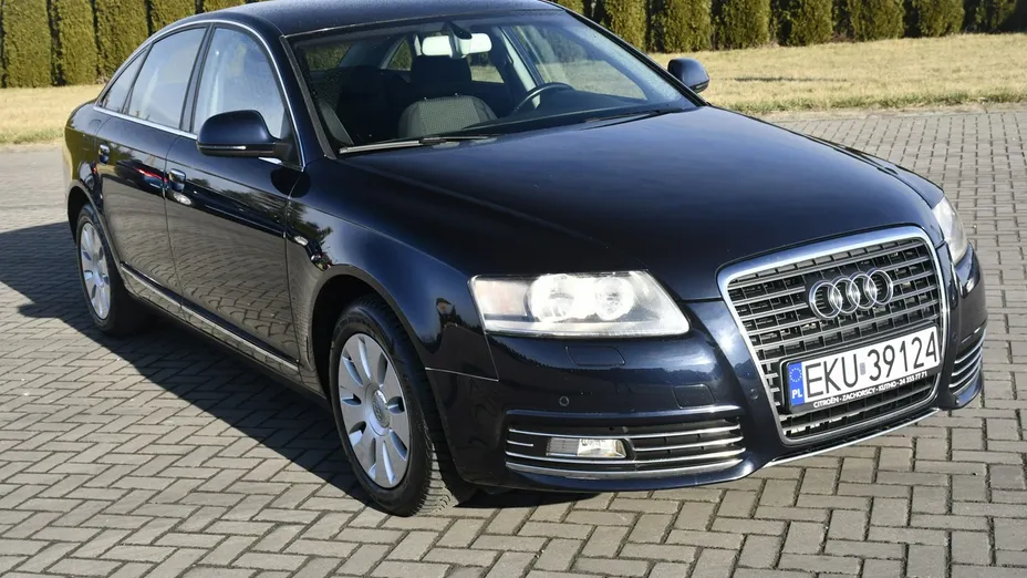 AUDI A6 -
