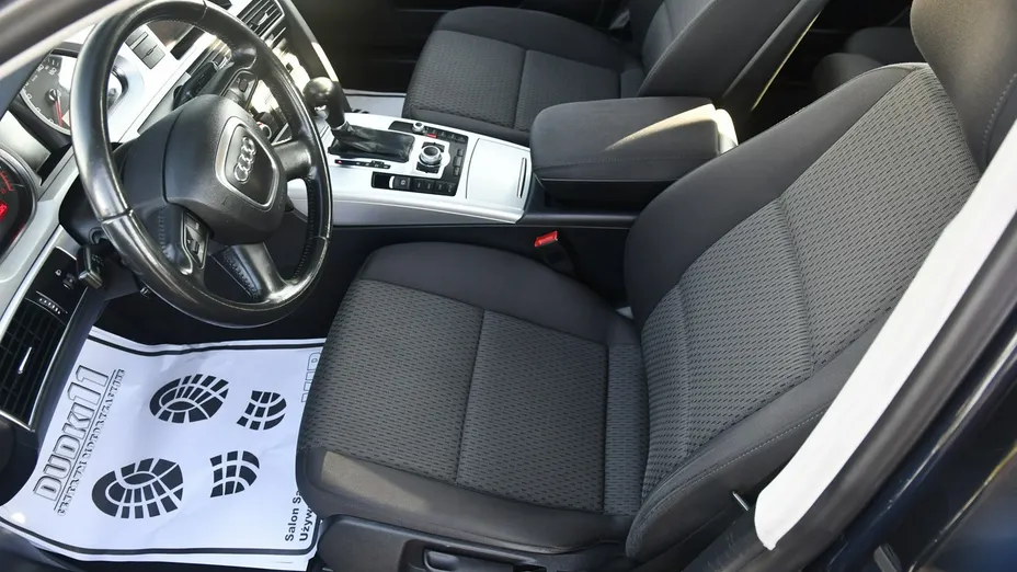 AUDI A6 -