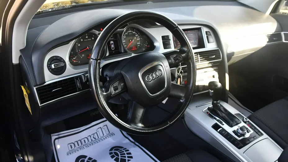 AUDI A6 -