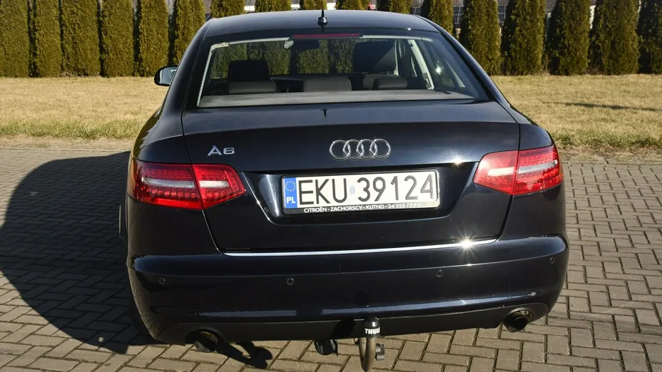 AUDI A6 -