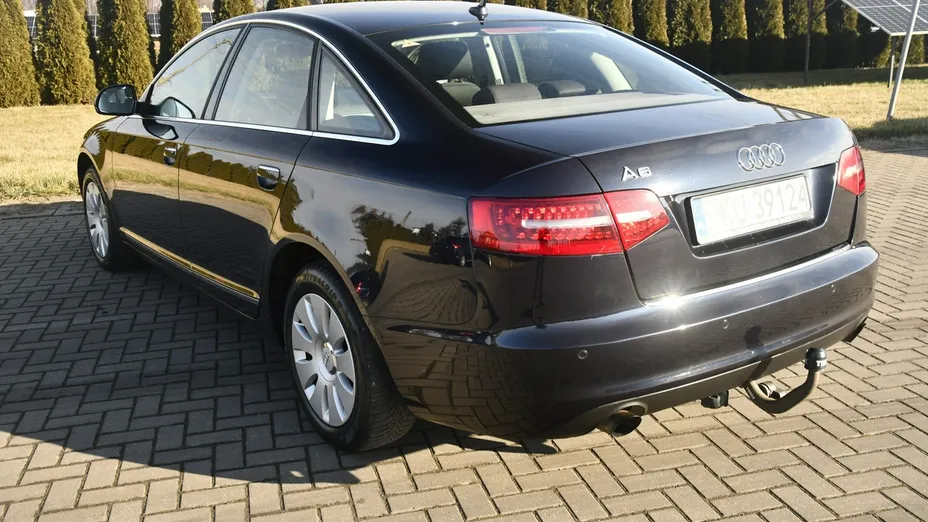 AUDI A6 -